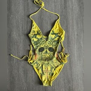 Bathing suit/body suit